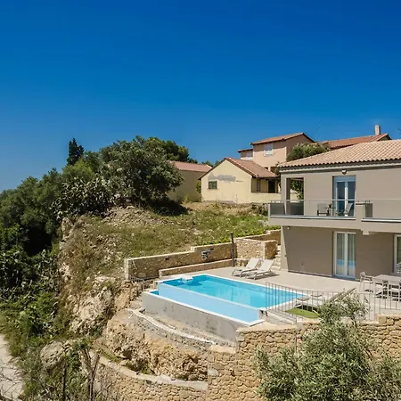 Arsinoe Villa Kouvalata